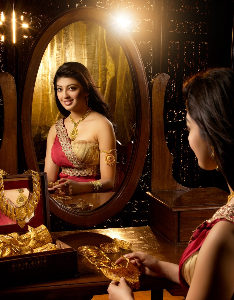 Royal Mirror Vanity Sequence